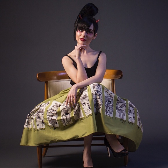 SOLD Pinup Couture Jenny Dress in Commuters Print - Picture 4 of 8